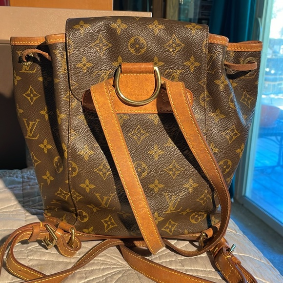 Louis Vuitton Monogram Backpack - Picture 3 of 17